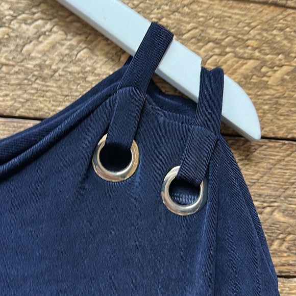 Chicos Travelers Hardware Cold Shoulder Slinky Navy Blue Tunic Top Size XL - Picture 3 of 5
